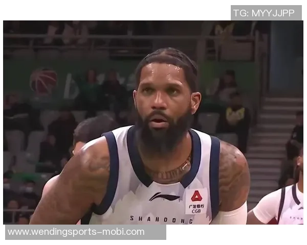 鲍威尔单场投中9记三分手感火热观察对手防守策略